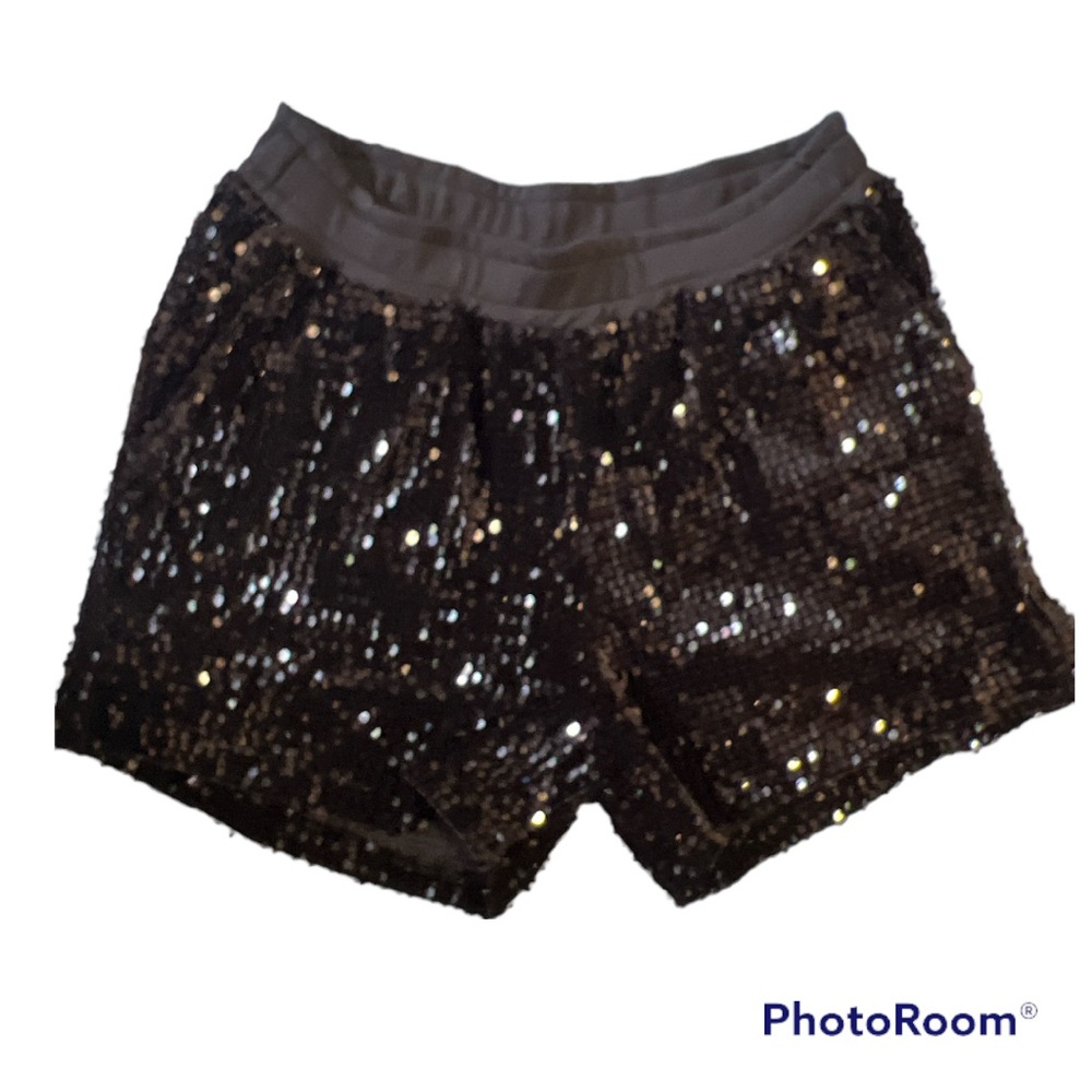 Sparkly winter party shorts (on velvet) with pockets